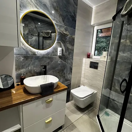 Pod Laskiem Domkinadbugiem Z Jaccuzzi W Zielonym Otoczeniu 150m Od Rzeki